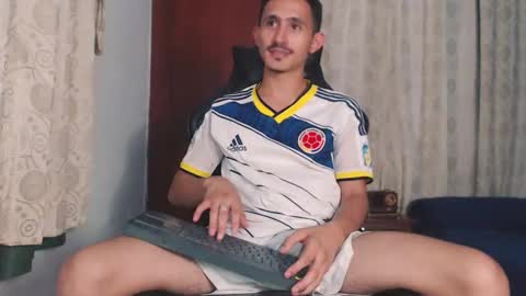 Snapshot of xxxhome_alonexxx chatting on October 17, 2025, 8:22 pm Kev online show from October 17, 2025, 8:22 pm