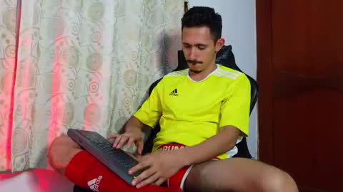 Snapshot of xxxhome_alonexxx chatting on May 6, 2026, 8:03 pm Kev online show from May 6, 2026, 8:03 pm