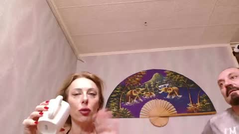 Snapshot of xxxkinkycpl chatting on March 1, 2025, 12:01 pm isa and gonzo online show from March 1, 2025, 12:01 pm