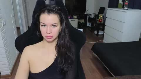 Alisa online show from January 7, 2026, 9:06 pm