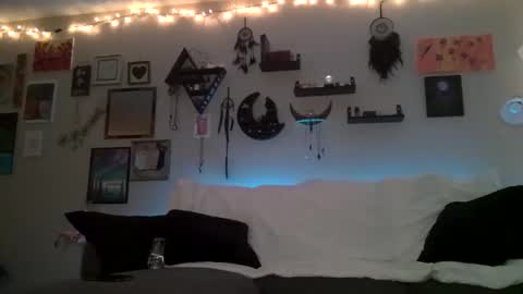 Lola online show from January 18, 2026, 6:17 am