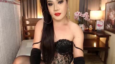 Snapshot of xxxmiss_cathyxxx chatting on January 27, 2025, 6:41 pm QUEENCY online show from January 27, 2025, 6:41 pm