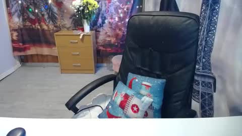 Lana online show from December 1, 2025, 1:05 pm