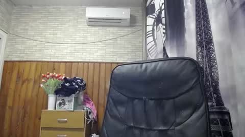 Snapshot of xxxnewlywedsxxx chatting on February 20, 2026, 6:41 pm Lana online show from February 20, 2026, 6:41 pm