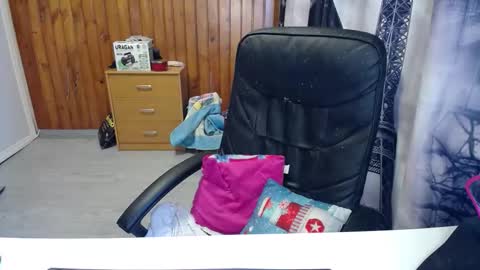 Lana online show from March 11, 2026, 10:21 am