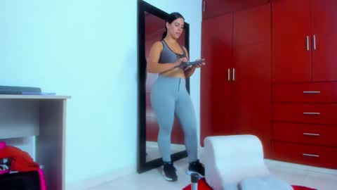 Snapshot of xxxtatianabustyxxx chatting on February 10, 2025, 9:04 pm xxxtatianabustyxxx online show from February 10, 2025, 9:04 pm