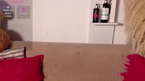 xyomarawild online show from September 21, 2025, 6:26 am