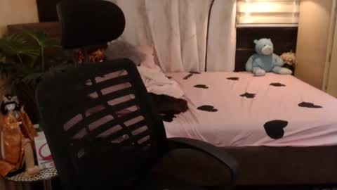 Angela online show from February 5, 2025, 6:46 am