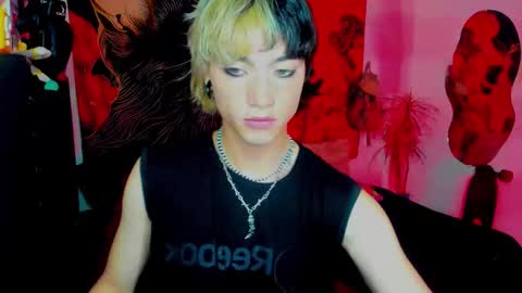 xzerox_ online show from December 5, 2025, 8:38 pm