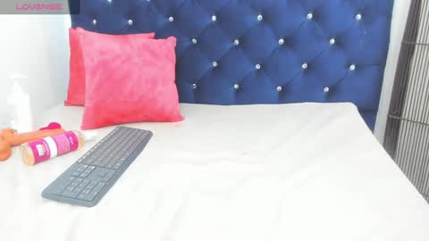 yaiza_sexylovee online show from October 25, 2025, 11:43 pm