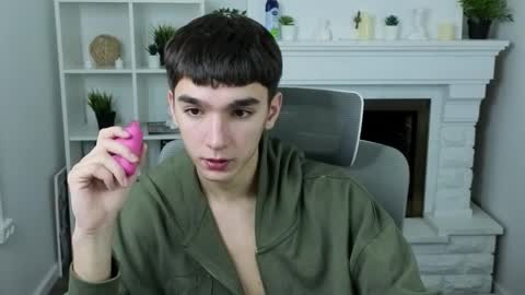 yamitwink online show from November 12, 2025, 8:41 pm