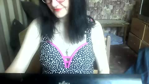 Snapshot of yanafiesta chatting on July 2, 2026, 11:27 am yanafiesta online show from July 2, 2026, 11:27 am