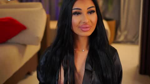 Snapshot of yanaramirez chatting on April 8, 2026, 9:20 am Yana online show from April 8, 2026, 9:20 am