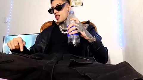 Snapshot of yanfranko420 chatting on February 17, 2026, 4:31 am Yan online show from February 17, 2026, 4:31 am