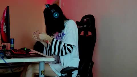 yang_nymph online show from September 16, 2025, 6:47 am