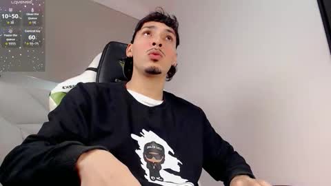 Snapshot of yankees_ chatting on November 15, 2025, 4:10 am DANILO P online show from November 15, 2025, 4:10 am