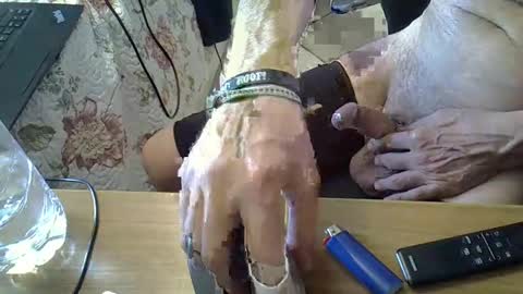 Snapshot of yannisv chatting on December 16, 2024, 7:00 pm yannisv online show from December 16, 2024, 7:00 pm