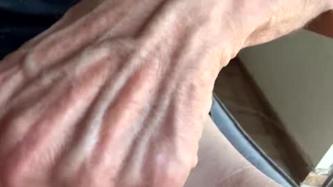 Snapshot of yannisv chatting on November 12, 2025, 4:29 pm yannisv online show from November 12, 2025, 4:29 pm