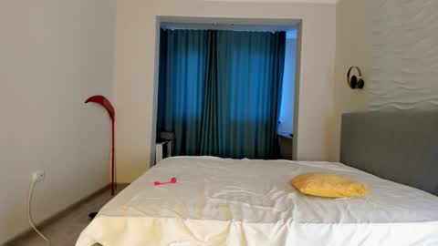 Yana online show from November 3, 2025, 3:30 am