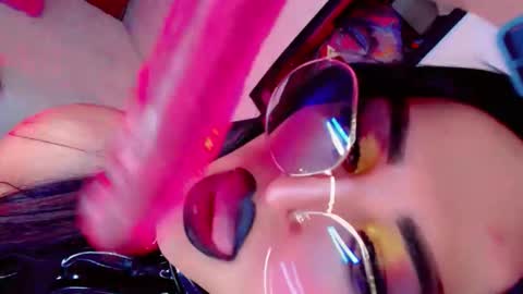 Snapshot of yarethrousss chatting on November 27, 2025, 6:26 am yarethrousss online show from November 27, 2025, 6:26 am