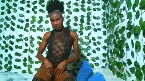 YARITHZA online show from December 15, 2024, 6:59 pm