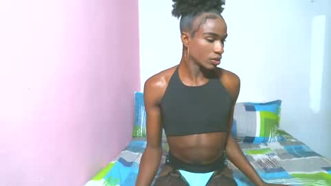 YARITHZA online show from February 9, 2025, 7:52 pm