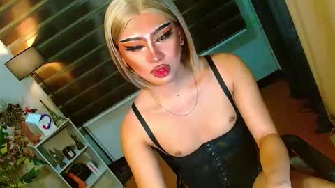 miss yasii online show from April 11, 2026, 5:17 pm