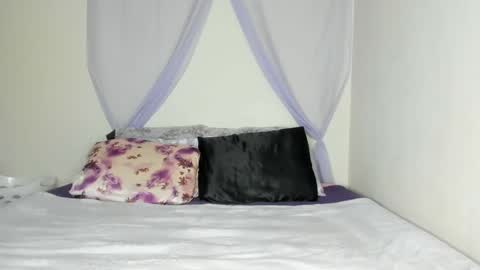 Yasmina online show from September 19, 2025, 2:13 am