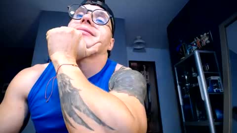 Snapshot of yatho_ chatting on July 1, 2026, 1:40 am yahto online show from July 1, 2026, 1:40 am