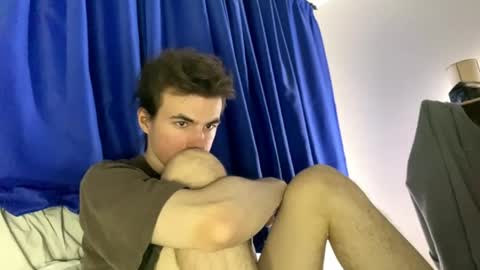 yayay333 online show from April 8, 2026, 9:15 pm