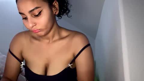 yazzydeleon online show from November 17, 2025, 8:31 am