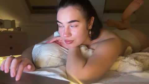 rina online show from September 25, 2025, 9:40 pm