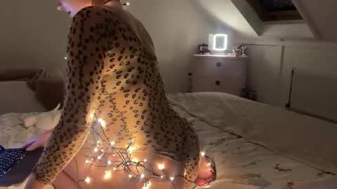 rina online show from October 17, 2025, 11:07 pm