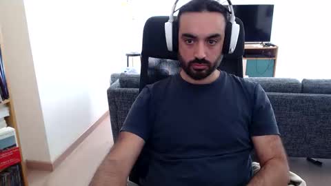 yeeaahoo online show from November 5, 2025, 9:31 am