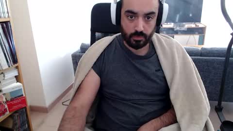 yeeaahoo online show from November 18, 2025, 8:19 am