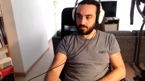 yeeaahoo online show from December 2, 2025, 8:08 am