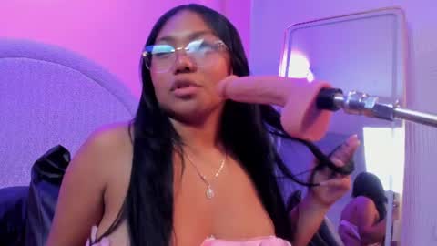 yeika_foxy online show from July 19, 2026, 4:11 pm