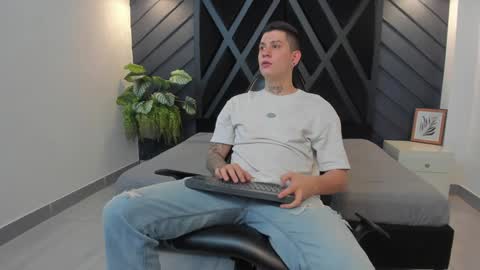 Snapshot of yeiko_romero_ chatting on December 20, 2024, 11:26 pm YEIKO ROMERO online show from December 20, 2024, 11:26 pm
