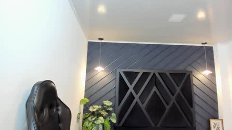 Snapshot of yeiko_romero_ chatting on January 2, 2025, 11:06 pm YEIKO ROMERO online show from January 2, 2025, 11:06 pm