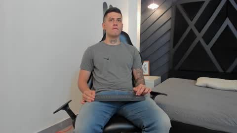 Snapshot of yeiko_romero_ chatting on January 10, 2025, 11:18 pm YEIKO ROMERO online show from January 10, 2025, 11:18 pm
