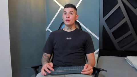 Snapshot of yeiko_romero_ chatting on January 16, 2025, 5:55 pm YEIKO ROMERO online show from January 16, 2025, 5:55 pm