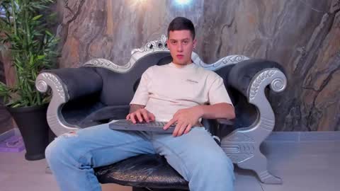 Snapshot of yeiko_romero_ chatting on February 6, 2025, 11:48 pm YEIKO ROMERO online show from February 6, 2025, 11:48 pm