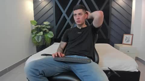 Snapshot of yeiko_romero_ chatting on February 12, 2025, 5:26 pm YEIKO ROMERO online show from February 12, 2025, 5:26 pm
