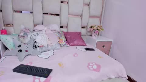 Snapshot of yeinsoliveros chatting on November 21, 2025, 11:09 am Yeins online show from November 21, 2025, 11:09 am