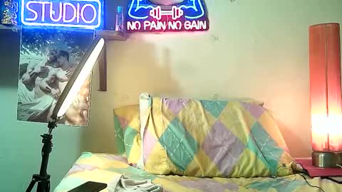 yeisoncastellanos1999 online show from November 25, 2025, 7:25 pm