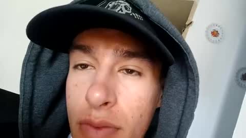 yeisongomezz online show from February 27, 2025, 7:04 pm