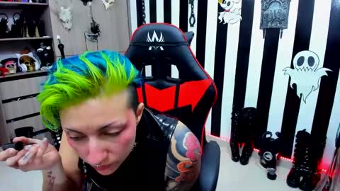 Snapshot of yelena_bondaje chatting on December 7, 2024, 8:49 pm Yelena online show from December 7, 2024, 8:49 pm