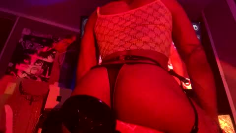 Ella Ts online show from May 23, 2026, 6:23 pm