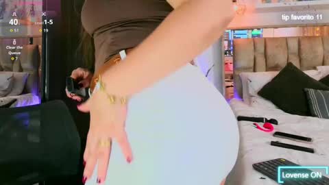 yellow_lily online show from June 2, 2026, 4:31 pm