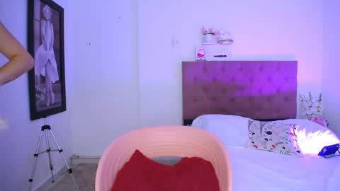 Snapshot of yemfairymcry chatting on December 28, 2024, 7:22 pm YEM online show from December 28, 2024, 7:22 pm